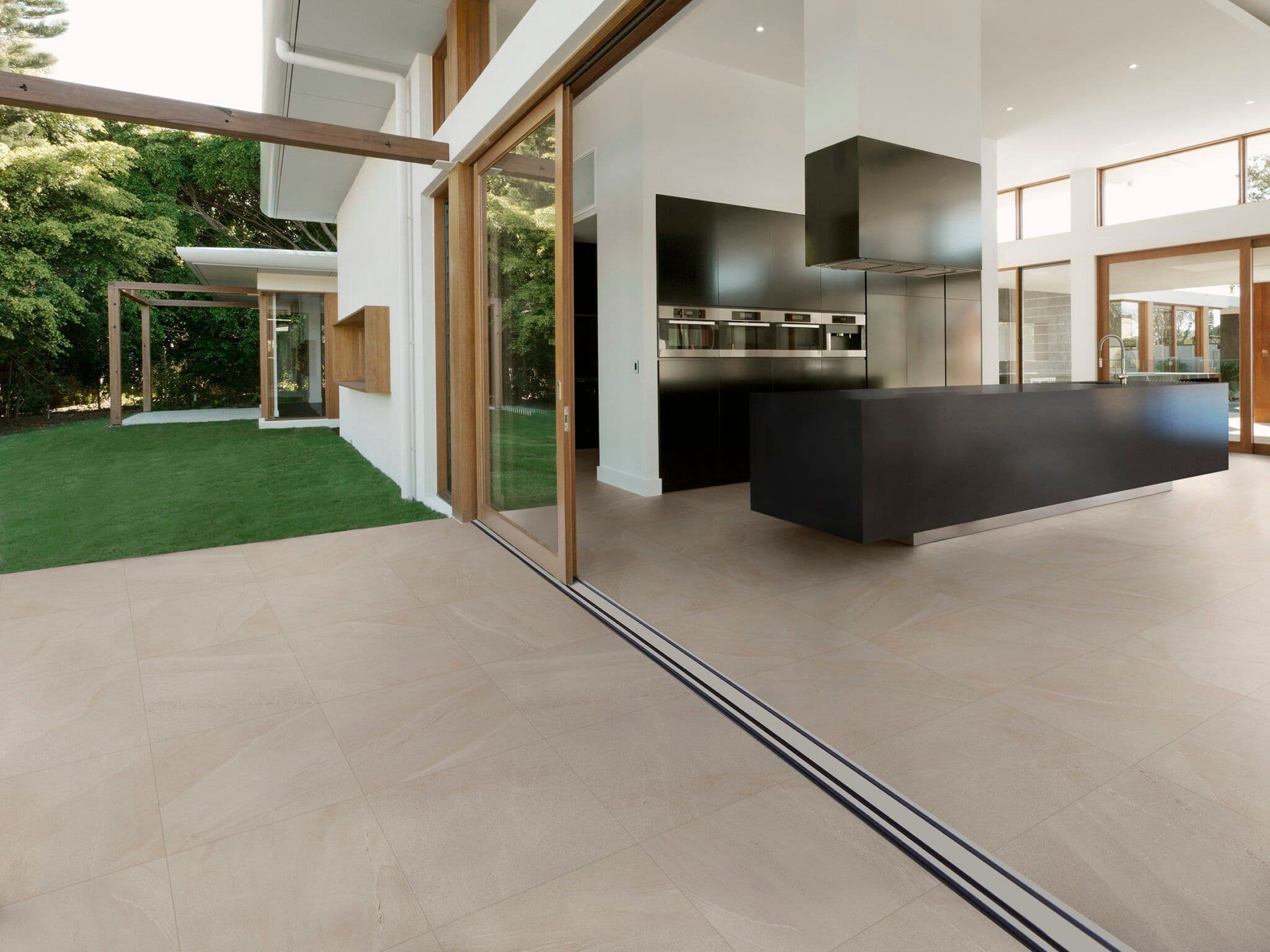 Luxurious,Kitchen,And,Living,Room,In,New,Mansion