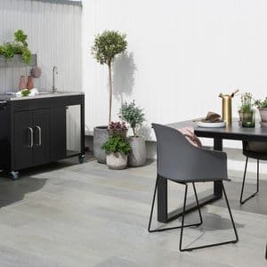 Uteområde med skifer som platting